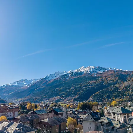 White Peak 77 - Panoramic Slope Views Appartement *