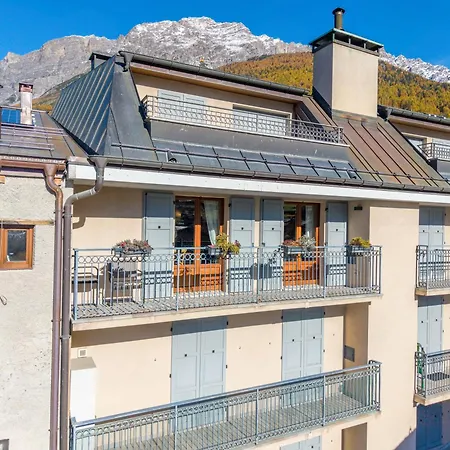 White Peak 77 - Panoramic Slope Views