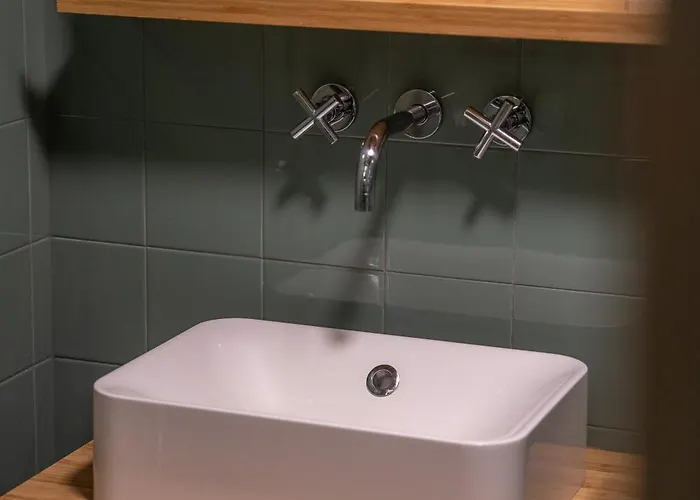 White Peak 77 - Panoramic Slope Views *