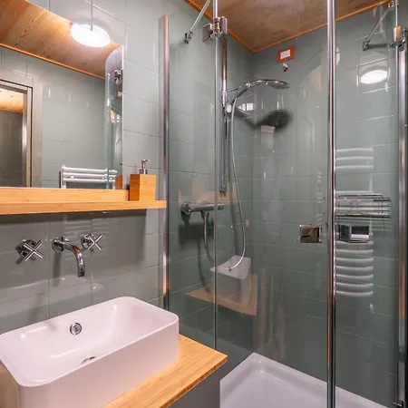 White Peak 77 - Panoramic Slope Views Apartment *